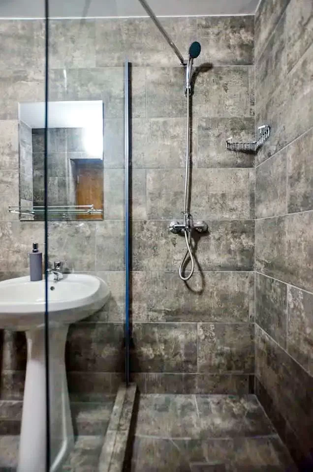 Ceahlău Cazare | Motel (K0701-14) Imaginea poate fi supusă drepturilor de autor. Se recomandă contactarea titularului drepturilor.