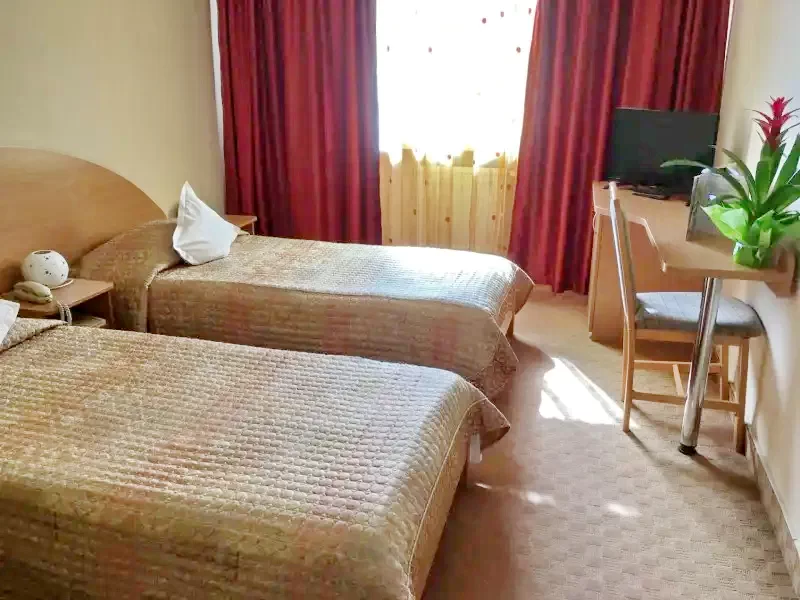 Hunedoara Cazare | Pensiune turistică (K0736-46) Imaginea poate fi supusă drepturilor de autor. Se recomandă contactarea titularului drepturilor.