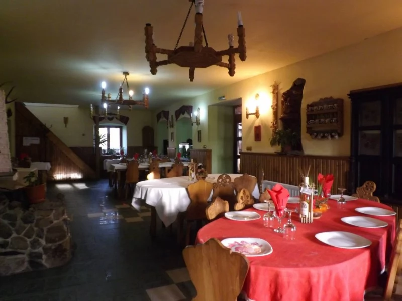 Covasna Cazare | Motel (K1443-32) Imaginea poate fi supusă drepturilor de autor. Se recomandă contactarea titularului drepturilor.