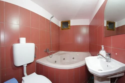 Kovászna Szállás | Motel (K1443-45) A kép szerzői jogvédelem alatt állhat. Javasolt a kapcsolatfelvétel a jog tulajdonossal.