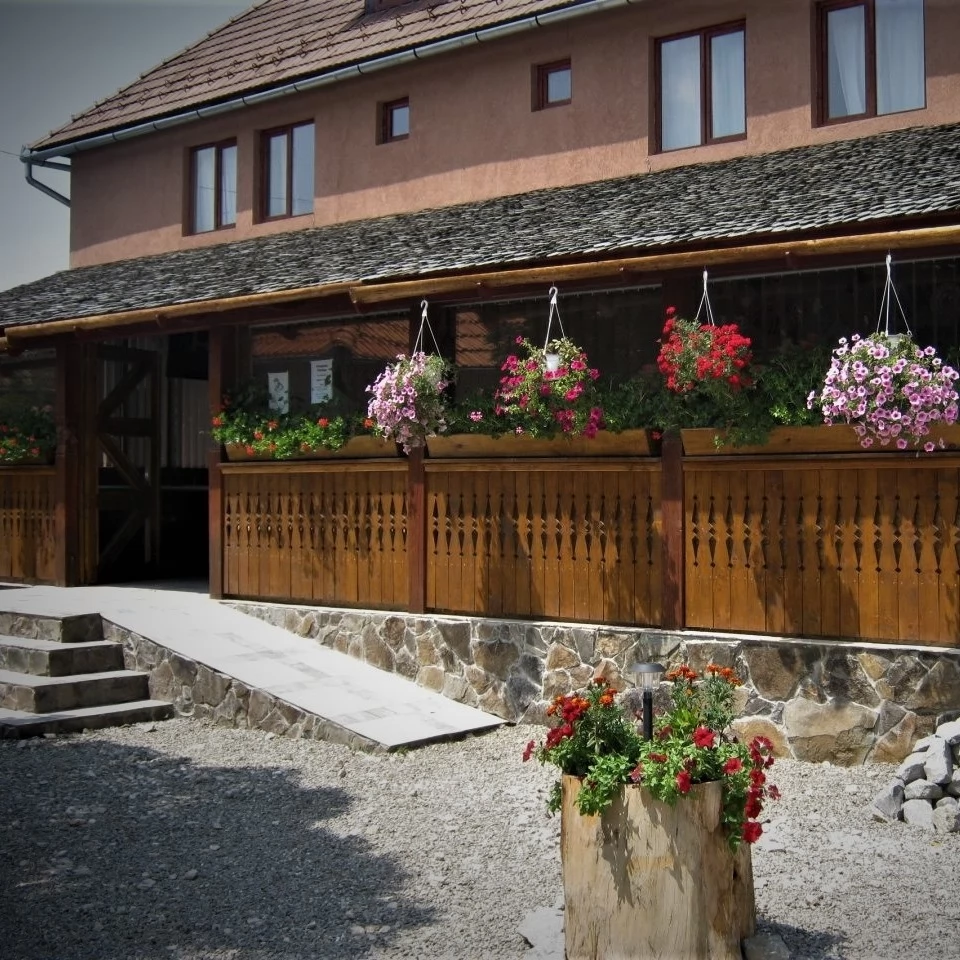 Covasna Cazare | Motel (K1443-57) Imaginea poate fi supusă drepturilor de autor. Se recomandă contactarea titularului drepturilor.