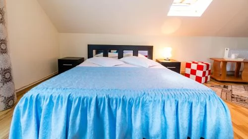 Sâmbăta de Sus Cazare | Motel (K0900-23) Imaginea poate fi supusă drepturilor de autor. Se recomandă contactarea titularului drepturilor.