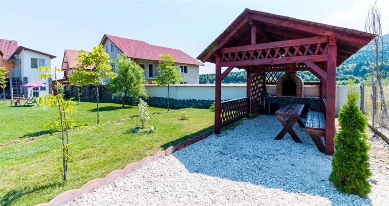 Sâmbăta de Sus Cazare | Motel (K0900-71) Imaginea poate fi supusă drepturilor de autor. Se recomandă contactarea titularului drepturilor.