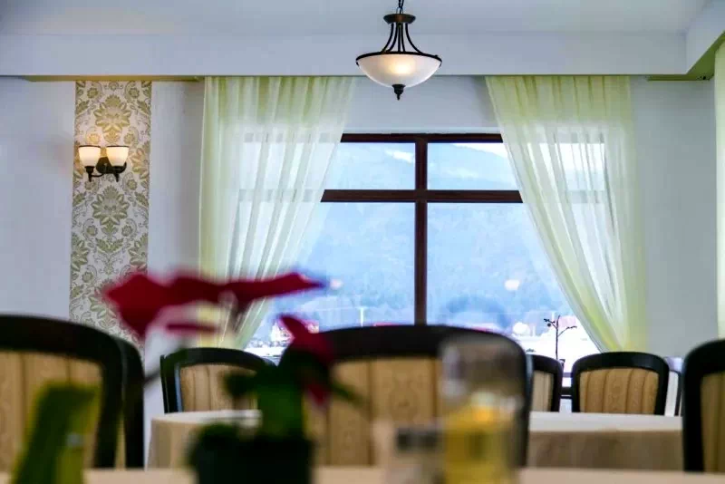 Sâmbăta de Sus Cazare | Motel (K0788-23) Imaginea poate fi supusă drepturilor de autor. Se recomandă contactarea titularului drepturilor.