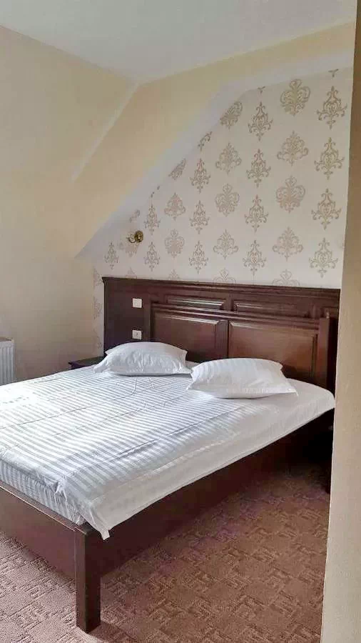 Sâmbăta de Sus Cazare | Motel (K0788-31) Imaginea poate fi supusă drepturilor de autor. Se recomandă contactarea titularului drepturilor.