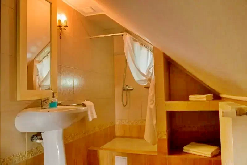 Cristuru Secuiesc Cazare | Motel (K1251-16) Imaginea poate fi supusă drepturilor de autor. Se recomandă contactarea titularului drepturilor.