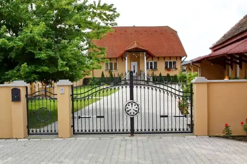 Székelykeresztúr Szállás | Motel (K1251-35) A kép szerzői jogvédelem alatt állhat. Javasolt a kapcsolatfelvétel a jog tulajdonossal.