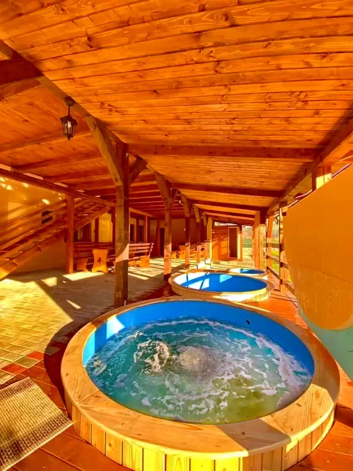 Corund Cazare | Hotel**** (K0033-3) Imaginea poate fi supusă drepturilor de autor. Se recomandă contactarea titularului drepturilor.