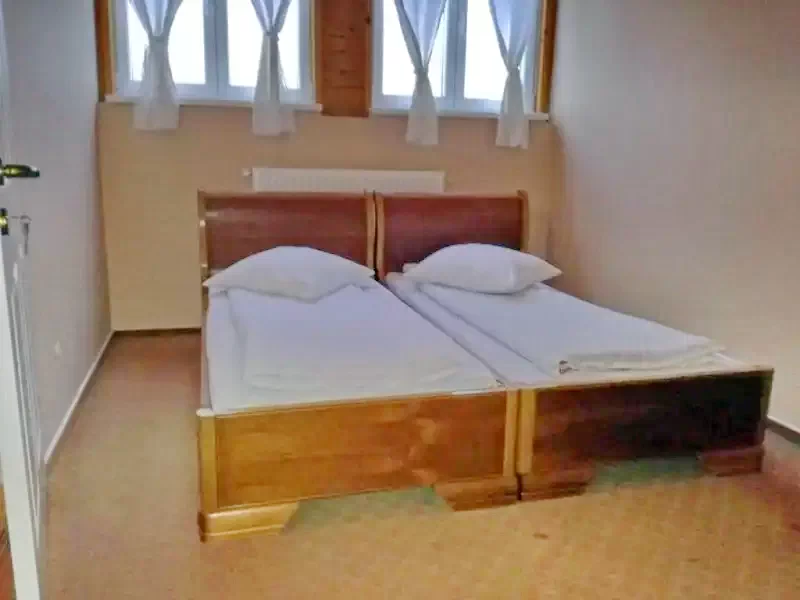 Corund Cazare | Motel (K0113-28) Imaginea poate fi supusă drepturilor de autor. Se recomandă contactarea titularului drepturilor.