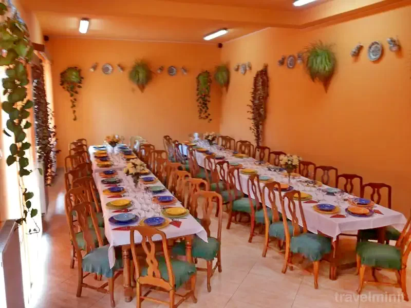 Corund Cazare | Motel (K0113-52) Imaginea poate fi supusă drepturilor de autor. Se recomandă contactarea titularului drepturilor.