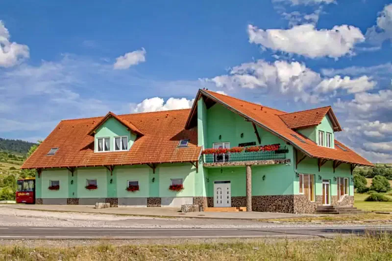 Korond Szállás | Motel (K0113-72) A kép szerzői jogvédelem alatt állhat. Javasolt a kapcsolatfelvétel a jog tulajdonossal.