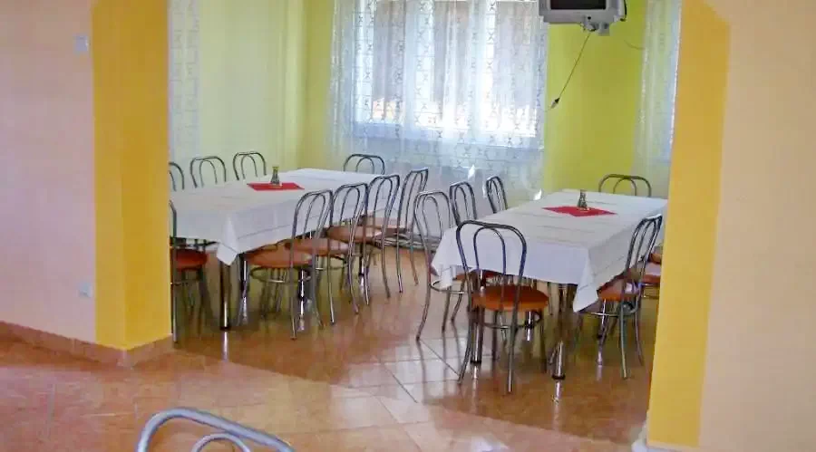 Corund Cazare | Motel (K0145-2) Imaginea poate fi supusă drepturilor de autor. Se recomandă contactarea titularului drepturilor.