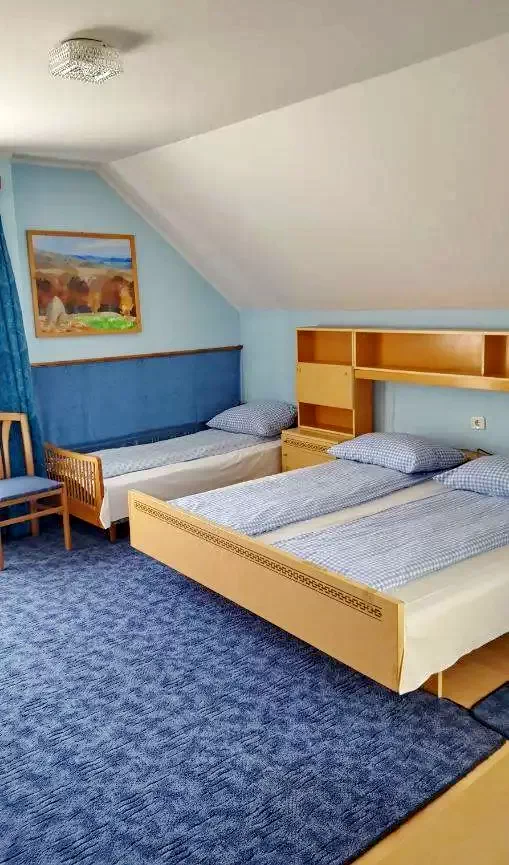 Corund Cazare | Motel (K0145-7) Imaginea poate fi supusă drepturilor de autor. Se recomandă contactarea titularului drepturilor.