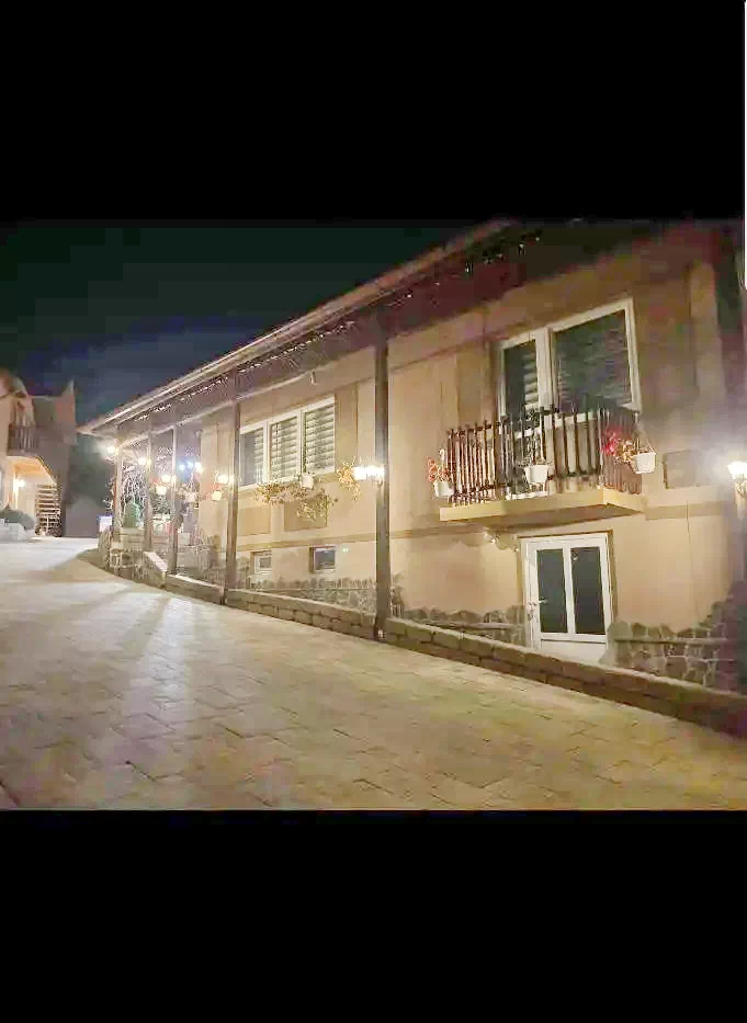 Korond Szállás | Motel (K0194-5) A kép szerzői jogvédelem alatt állhat. Javasolt a kapcsolatfelvétel a jog tulajdonossal.