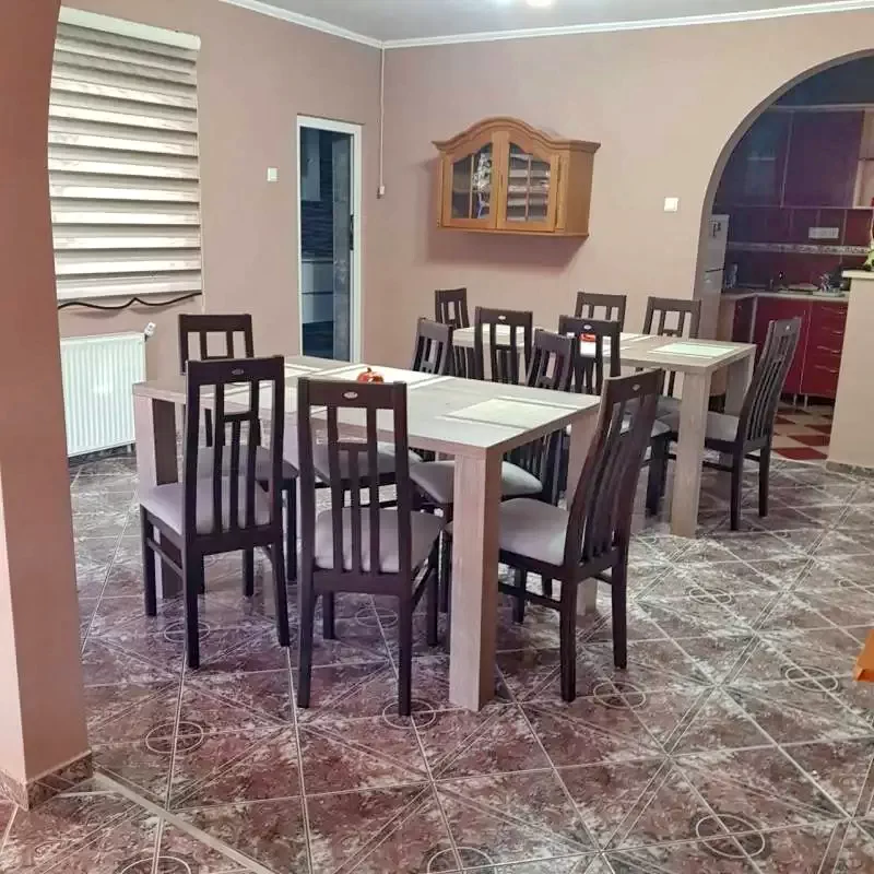 Corund Cazare | Motel (K0194-9) Imaginea poate fi supusă drepturilor de autor. Se recomandă contactarea titularului drepturilor.