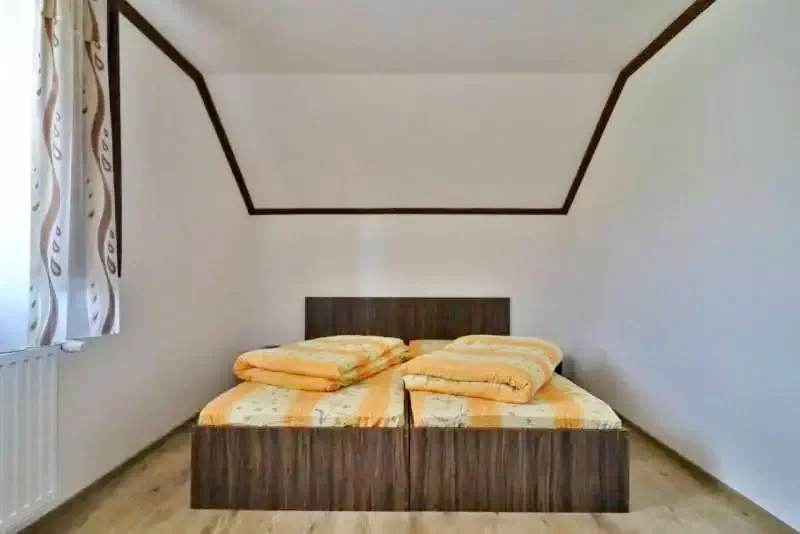 Korond Szállás | Motel (K0194-15) A kép szerzői jogvédelem alatt állhat. Javasolt a kapcsolatfelvétel a jog tulajdonossal.