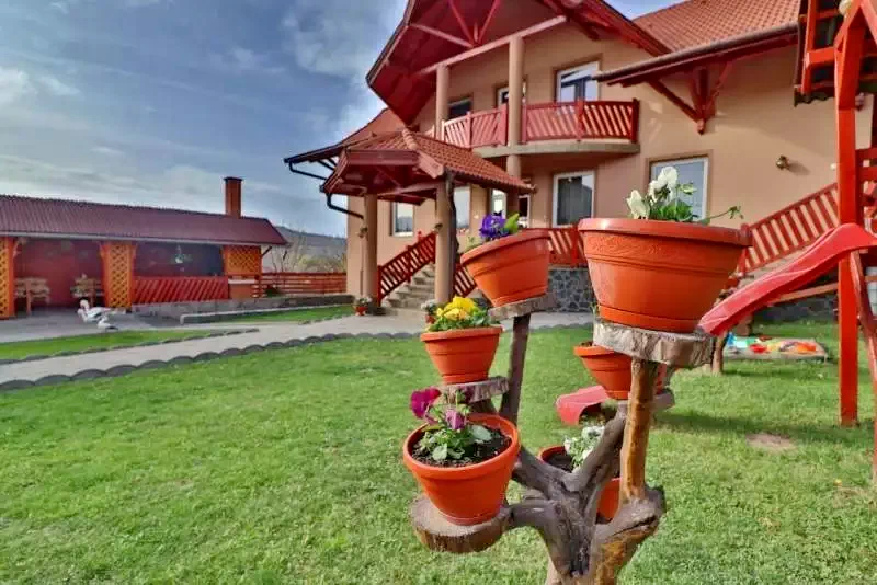 Korond Szállás | Motel (K0194-31) A kép szerzői jogvédelem alatt állhat. Javasolt a kapcsolatfelvétel a jog tulajdonossal.