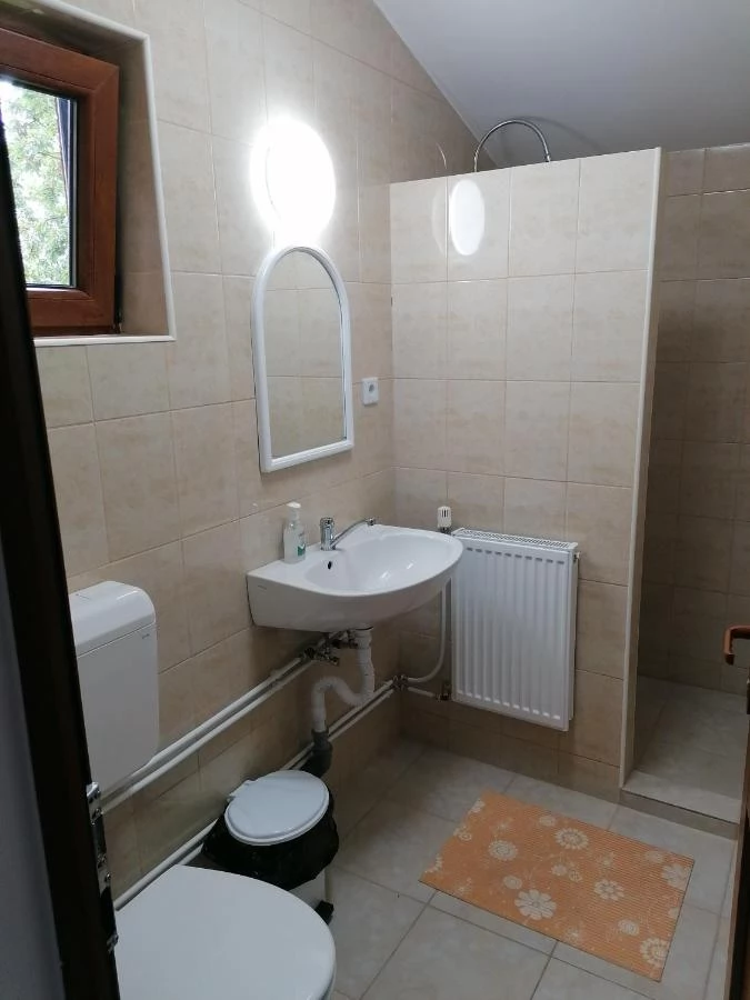 Corund Cazare | Cabană (K0277-16) Imaginea poate fi supusă drepturilor de autor. Se recomandă contactarea titularului drepturilor. Corund Cazare | Cabană (K0277-16) Imaginea poate fi supusă drepturilor de autor. Se recomandă contactarea titularului drepturilor.