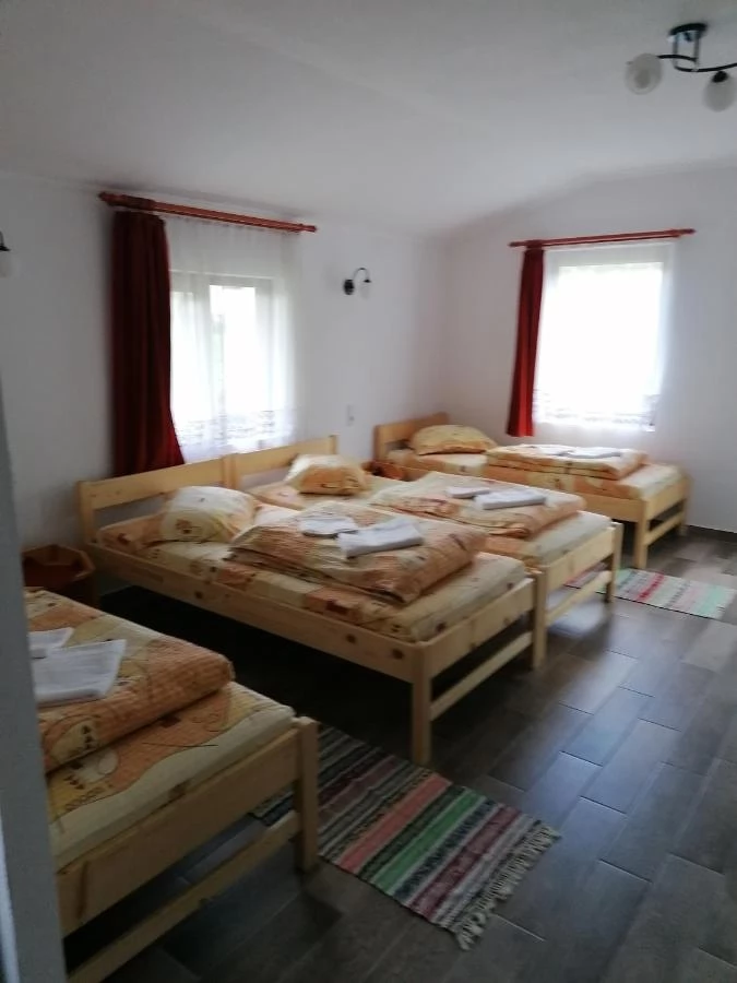 Corund Cazare | Sat de vacanță (K0277-19) Imaginea poate fi supusă drepturilor de autor. Se recomandă contactarea titularului drepturilor.