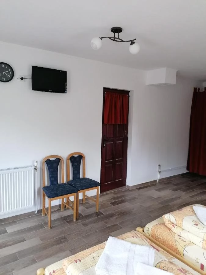 Corund Cazare | Cabană (K0277-28) Imaginea poate fi supusă drepturilor de autor. Se recomandă contactarea titularului drepturilor. Corund Cazare | Cabană (K0277-28) Imaginea poate fi supusă drepturilor de autor. Se recomandă contactarea titularului drepturilor.