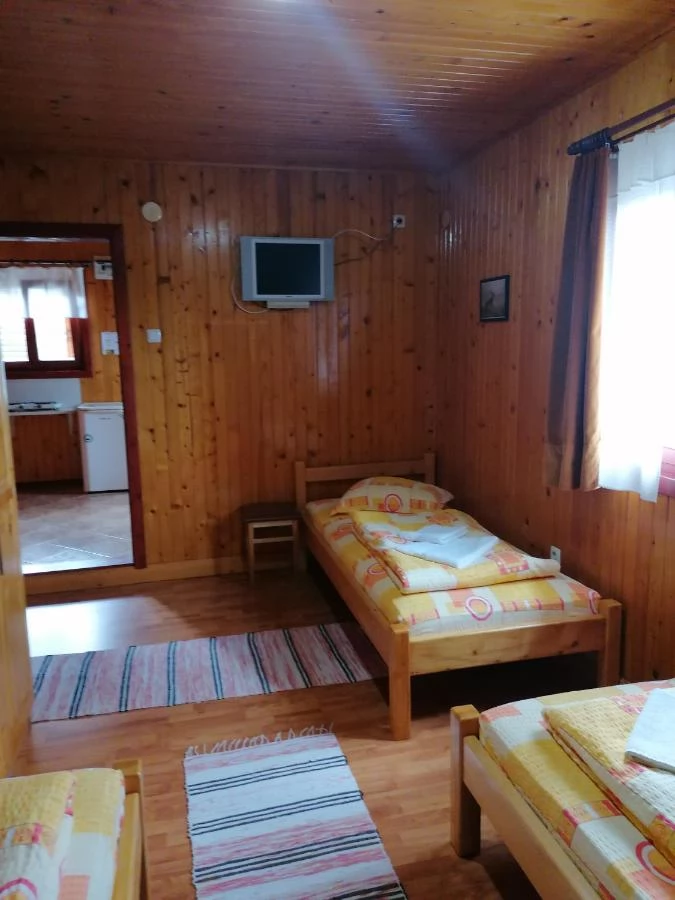 Corund Cazare | Cabană (K0277-31) Imaginea poate fi supusă drepturilor de autor. Se recomandă contactarea titularului drepturilor. Corund Cazare | Cabană (K0277-31) Imaginea poate fi supusă drepturilor de autor. Se recomandă contactarea titularului drepturilor.