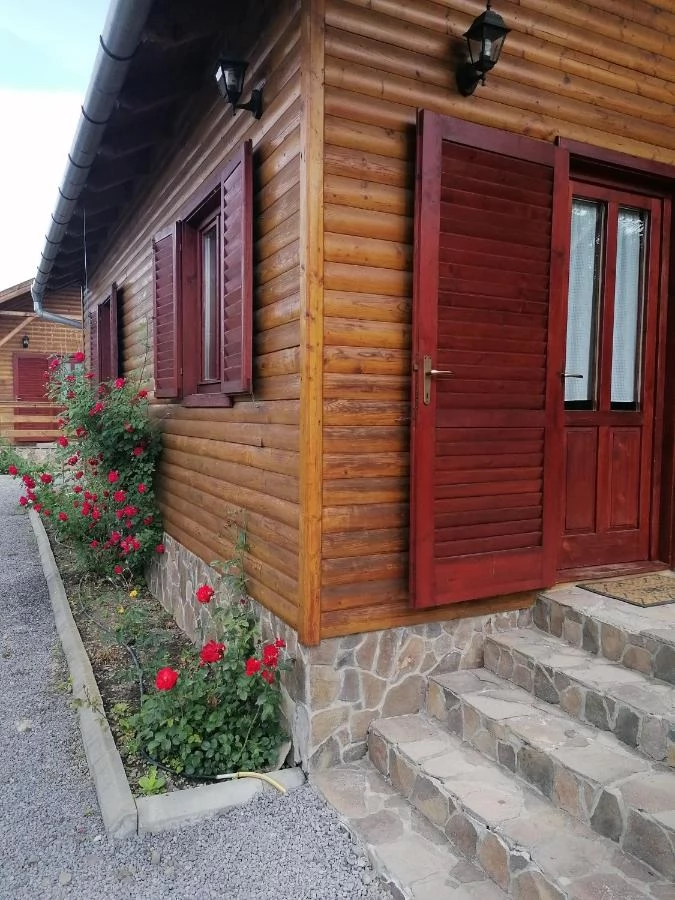 Corund Cazare | Cabană (K0277-32) Imaginea poate fi supusă drepturilor de autor. Se recomandă contactarea titularului drepturilor. Corund Cazare | Cabană (K0277-32) Imaginea poate fi supusă drepturilor de autor. Se recomandă contactarea titularului drepturilor.