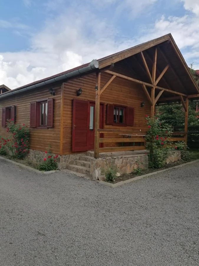 Corund Cazare | Cabană (K0277-36) Imaginea poate fi supusă drepturilor de autor. Se recomandă contactarea titularului drepturilor. Corund Cazare | Cabană (K0277-36) Imaginea poate fi supusă drepturilor de autor. Se recomandă contactarea titularului drepturilor.