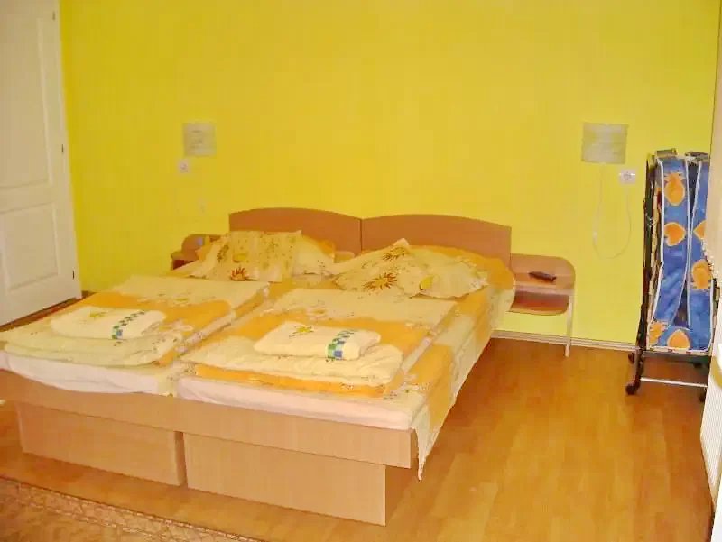 Korond Szállás | Motel (K0332-7) A kép szerzői jogvédelem alatt állhat. Javasolt a kapcsolatfelvétel a jog tulajdonossal.