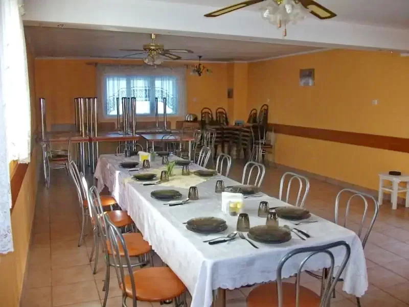 Korond Szállás | Motel (K0332-10) A kép szerzői jogvédelem alatt állhat. Javasolt a kapcsolatfelvétel a jog tulajdonossal.