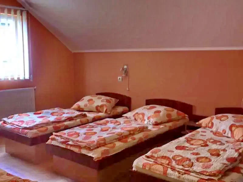 Korond Szállás | Motel (K0332-11) A kép szerzői jogvédelem alatt állhat. Javasolt a kapcsolatfelvétel a jog tulajdonossal.