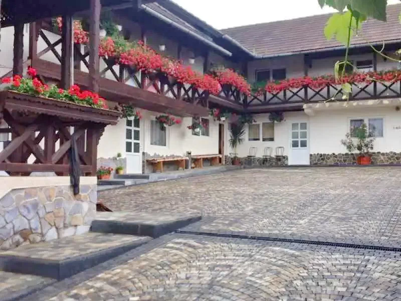 Korond Szállás | Motel (K0332-12) A kép szerzői jogvédelem alatt állhat. Javasolt a kapcsolatfelvétel a jog tulajdonossal.