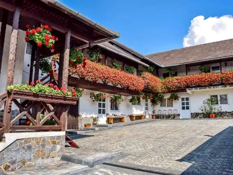 Korond Szállás | Motel (K0332-13) A kép szerzői jogvédelem alatt állhat. Javasolt a kapcsolatfelvétel a jog tulajdonossal.