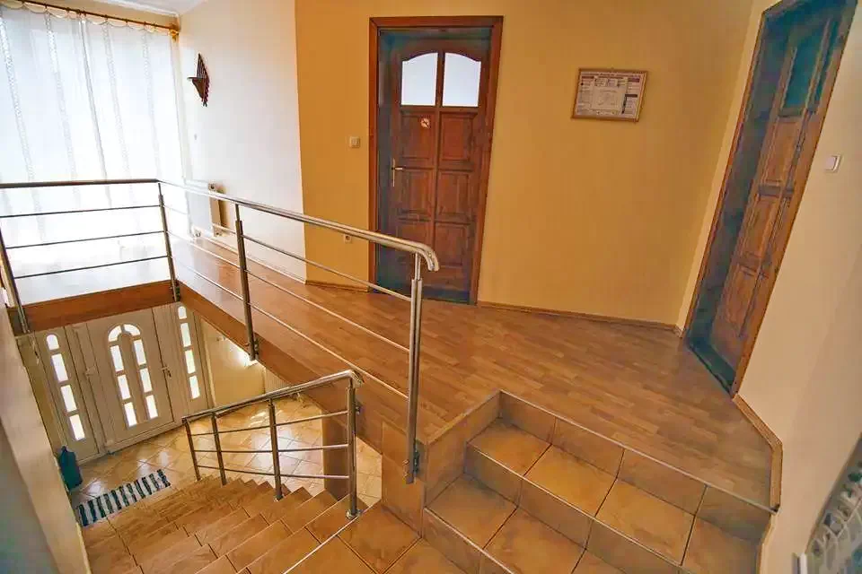 Corund Cazare | Pensiune (K0352-4) Imaginea poate fi supusă drepturilor de autor. Se recomandă contactarea titularului drepturilor.