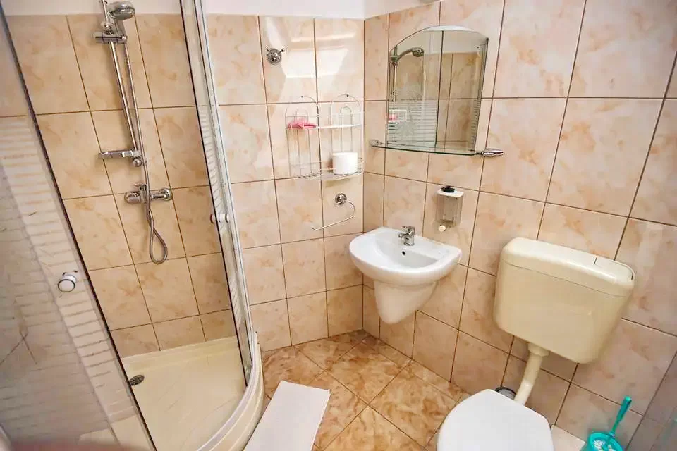 Corund Cazare | Pensiune (K0352-6) Imaginea poate fi supusă drepturilor de autor. Se recomandă contactarea titularului drepturilor.