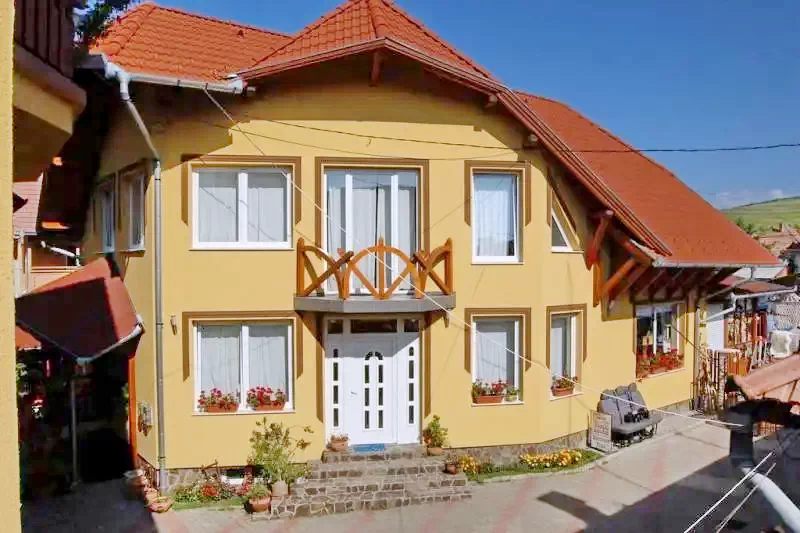 Corund Cazare | Motel (K0352-14) Imaginea poate fi supusă drepturilor de autor. Se recomandă contactarea titularului drepturilor.