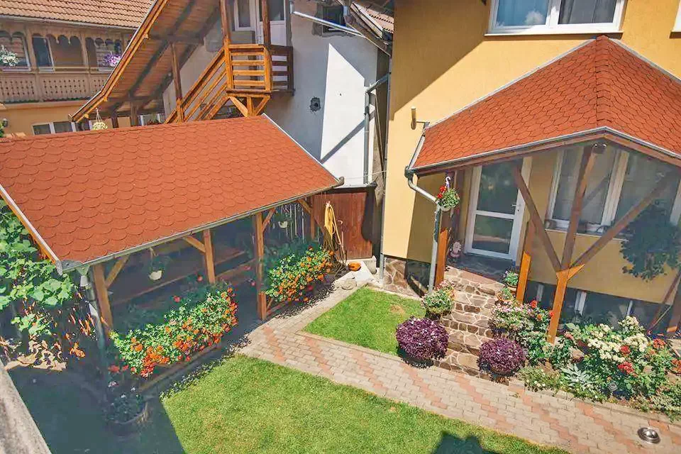 Korond Szállás | Motel (K0352-15) A kép szerzői jogvédelem alatt állhat. Javasolt a kapcsolatfelvétel a jog tulajdonossal.