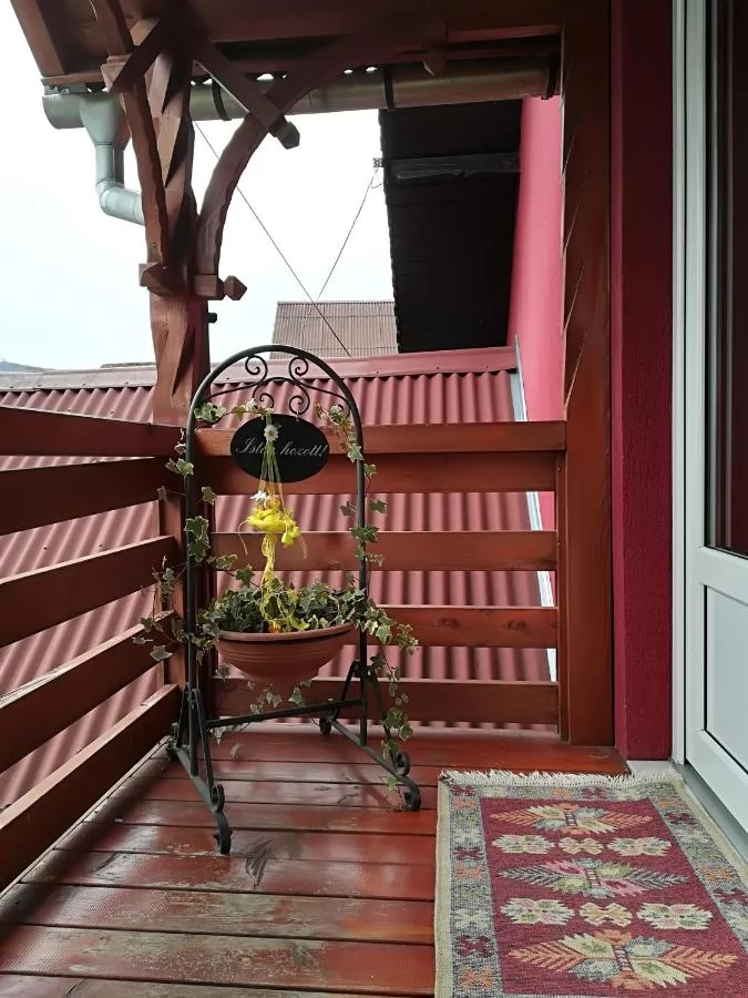 Korond Szállás | Motel (K0335-13) A kép szerzői jogvédelem alatt állhat. Javasolt a kapcsolatfelvétel a jog tulajdonossal.