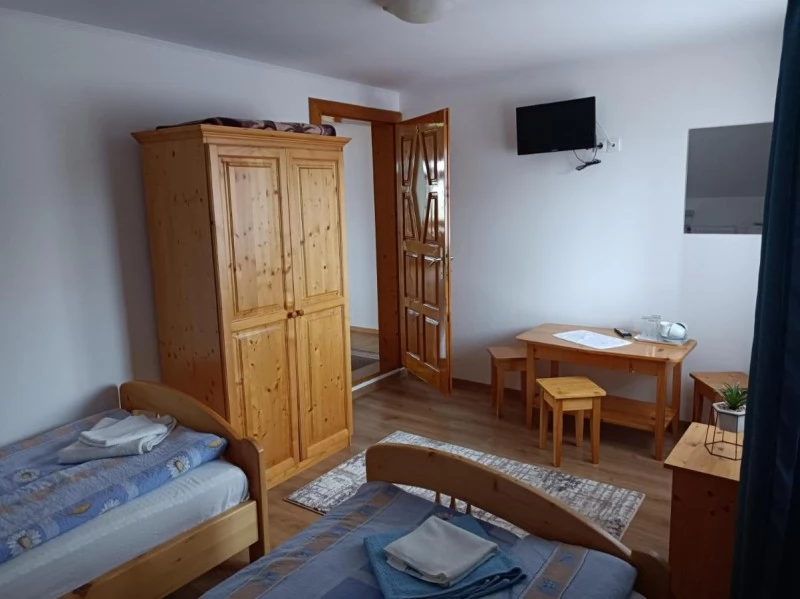 Korond Szállás | Motel (K0335-24) A kép szerzői jogvédelem alatt állhat. Javasolt a kapcsolatfelvétel a jog tulajdonossal.