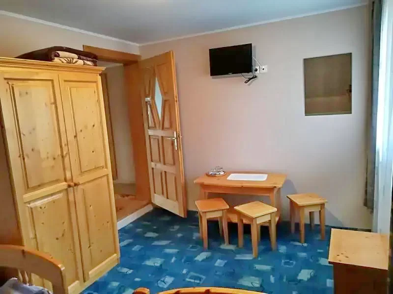 Korond Szállás | Motel (K0335-28) A kép szerzői jogvédelem alatt állhat. Javasolt a kapcsolatfelvétel a jog tulajdonossal.