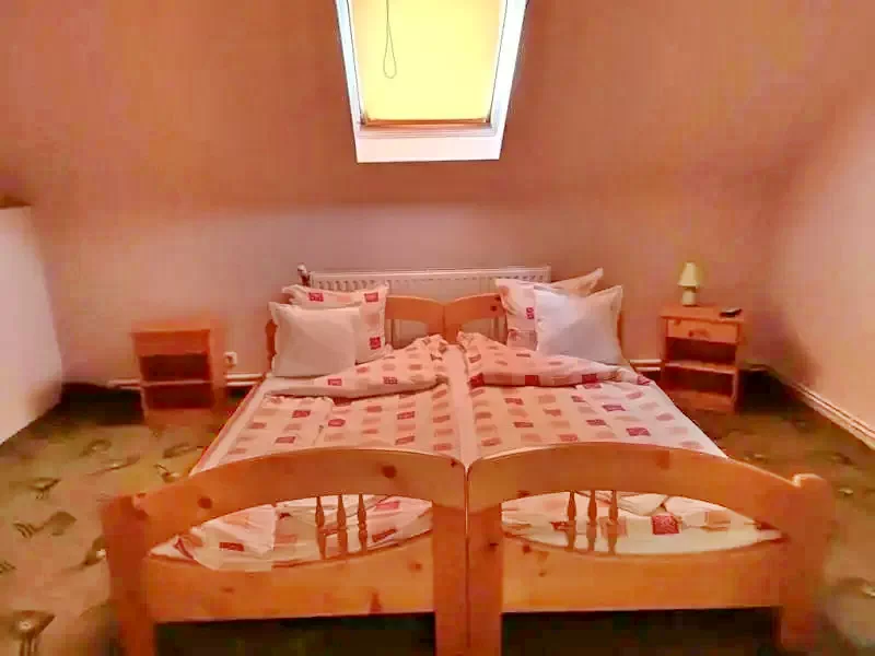 Korond Szállás | Motel (K0335-31) A kép szerzői jogvédelem alatt állhat. Javasolt a kapcsolatfelvétel a jog tulajdonossal.