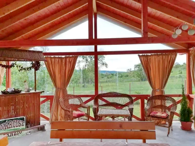 Corund Cazare | Motel (K0335-39) Imaginea poate fi supusă drepturilor de autor. Se recomandă contactarea titularului drepturilor.