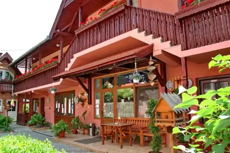 Corund Cazare | Motel (K0353-1) Imaginea poate fi supusă drepturilor de autor. Se recomandă contactarea titularului drepturilor.