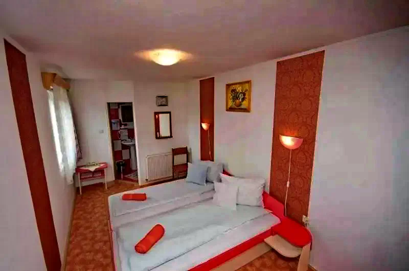 Korond Szállás | Motel (K0353-6) A kép szerzői jogvédelem alatt állhat. Javasolt a kapcsolatfelvétel a jog tulajdonossal.