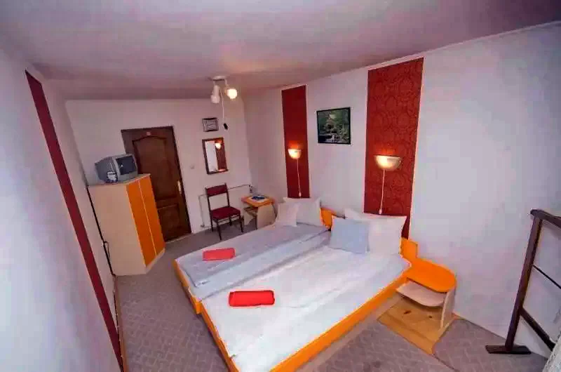 Corund Cazare | Motel (K0353-13) Imaginea poate fi supusă drepturilor de autor. Se recomandă contactarea titularului drepturilor.