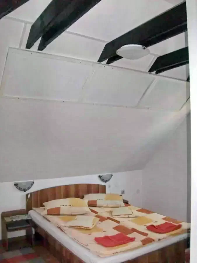 Corund Cazare | Pensiune (K0353-16) Imaginea poate fi supusă drepturilor de autor. Se recomandă contactarea titularului drepturilor.