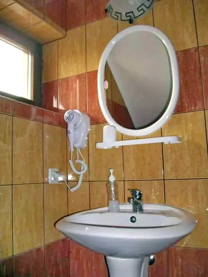 Corund Cazare | Motel (K0353-28) Imaginea poate fi supusă drepturilor de autor. Se recomandă contactarea titularului drepturilor.