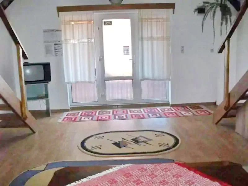 Corund Cazare | Motel (K0353-30) Imaginea poate fi supusă drepturilor de autor. Se recomandă contactarea titularului drepturilor.