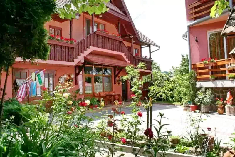 Korond Szállás | Motel (K0353-41) A kép szerzői jogvédelem alatt állhat. Javasolt a kapcsolatfelvétel a jog tulajdonossal.