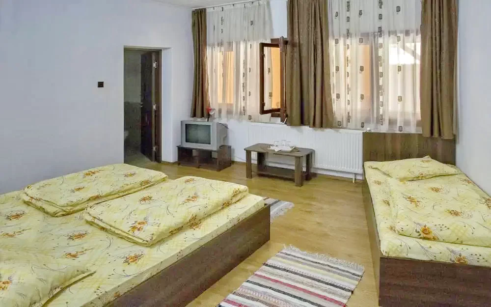 Corund Cazare | Cabană (K0412-29) Imaginea poate fi supusă drepturilor de autor. Se recomandă contactarea titularului drepturilor.