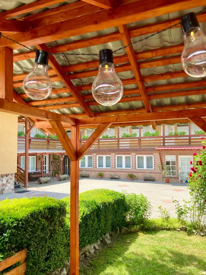 Corund Cazare | Hotel**** (K0608-15) Imaginea poate fi supusă drepturilor de autor. Se recomandă contactarea titularului drepturilor.